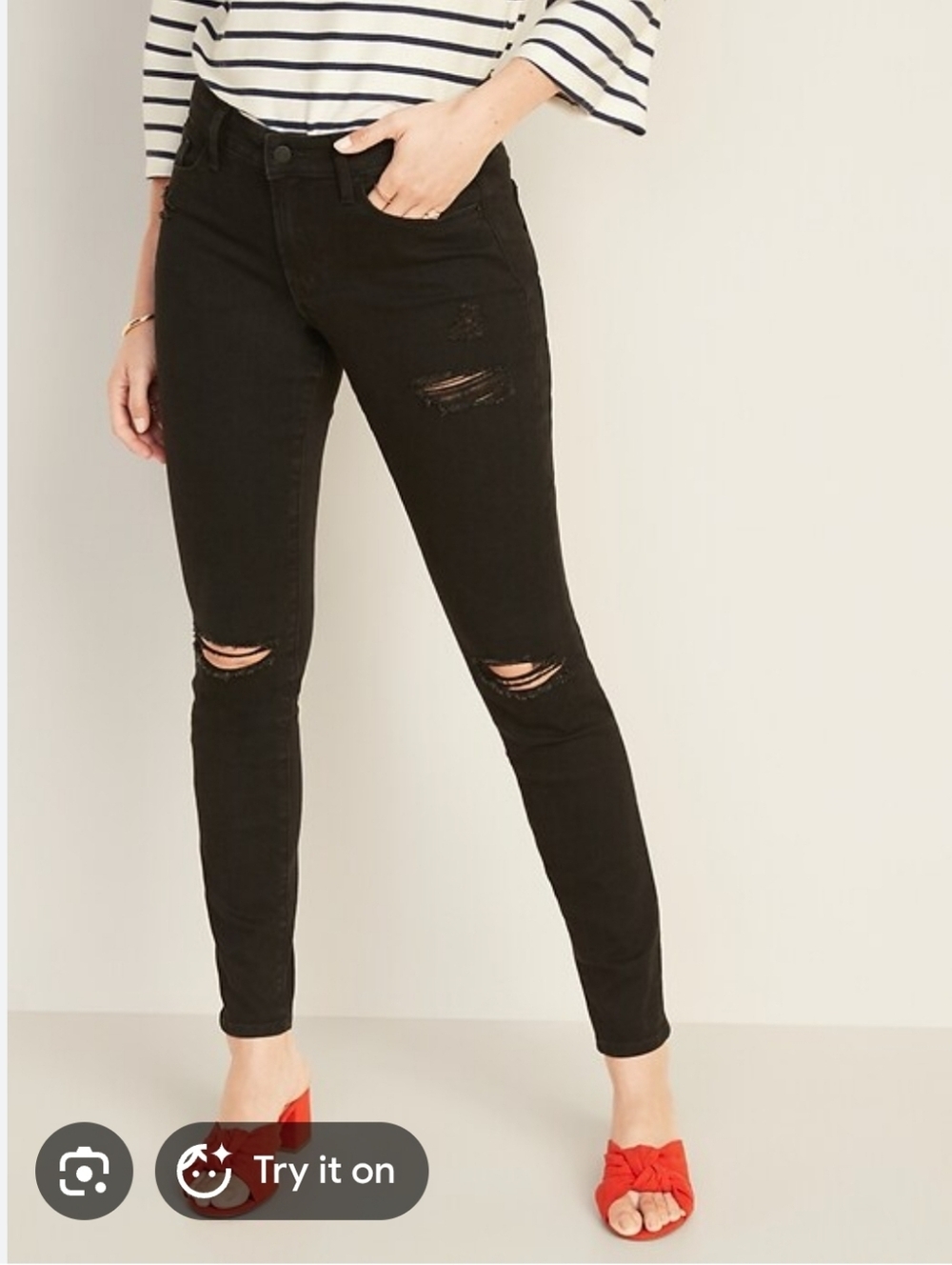 Old Navy Mid-Rise Distressed Pop Icon Skinny Jeans in Black. Size 10 Short. New